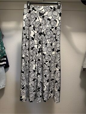 Robert Louis Black and White Floral Button-Front Maxi Skirt